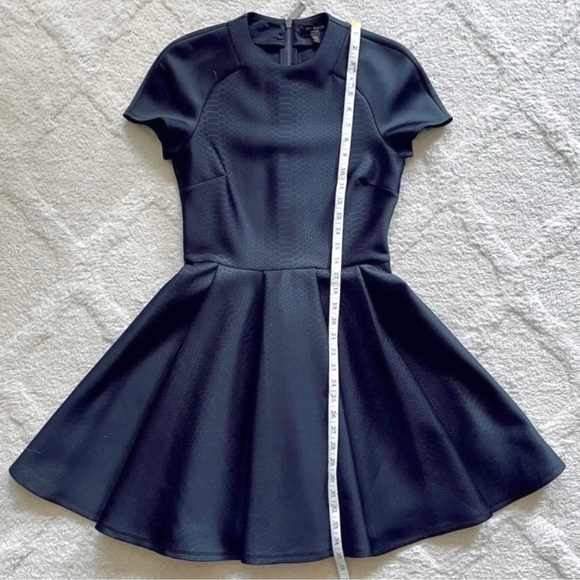 Ted Baker Melisse Snake Neoprene Short Sleeve Mini Dress Black Ted Sz 2 US Sz 6 - Picture 6 of 16